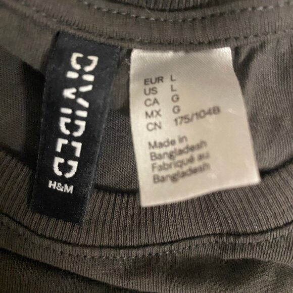 H&M Divided Black Snake Graphic Tee – Size L - Picture 6 of 7